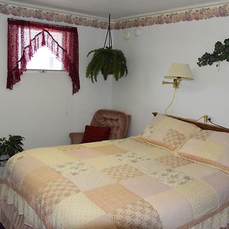 Royals Inn Motel Malta Exterior photo